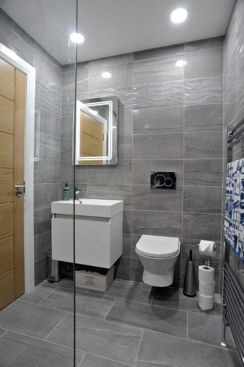 Apartment 10, SOUTH PIER, 13-14 Kerr Street, Portrush Exterior foto